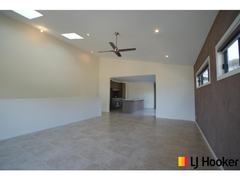 42B Broomfield Cres, Long Beach NSW 2536