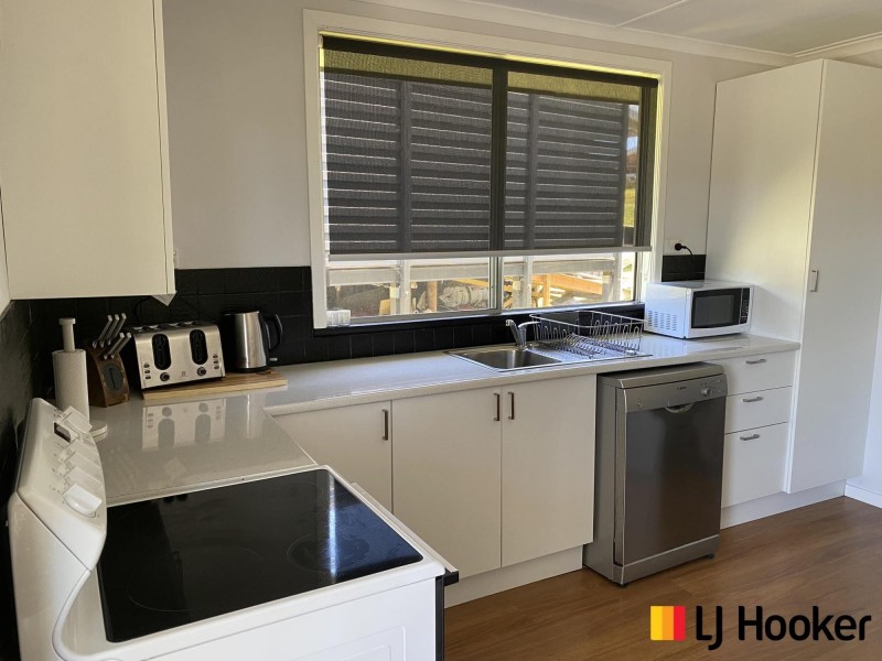 12 Berrima Parade, Surfside NSW 2536