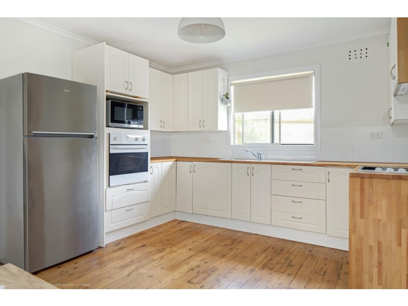 288 Beach Road, Batehaven NSW 2536