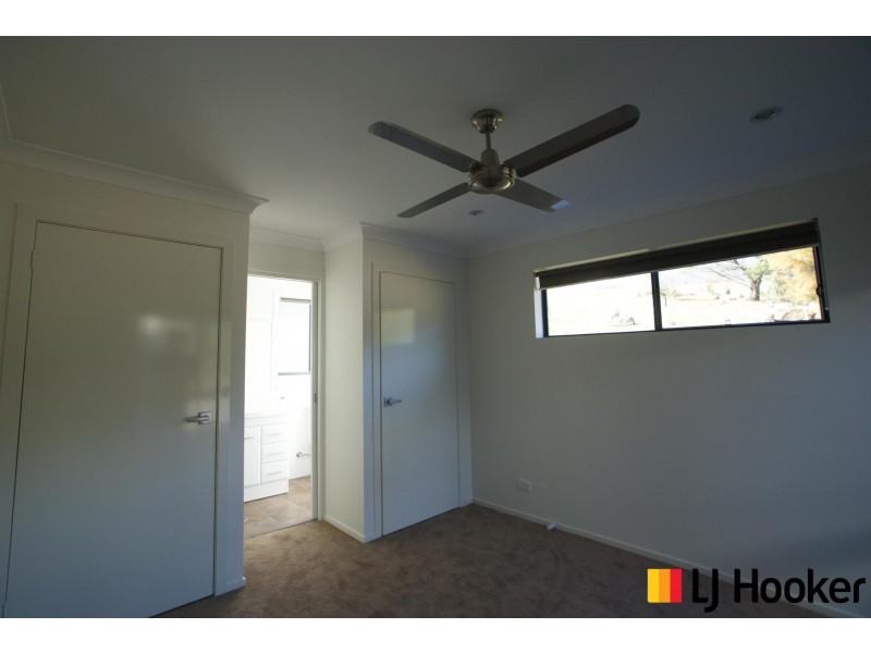 42B Broomfield Crescent, Long Beach NSW 2536