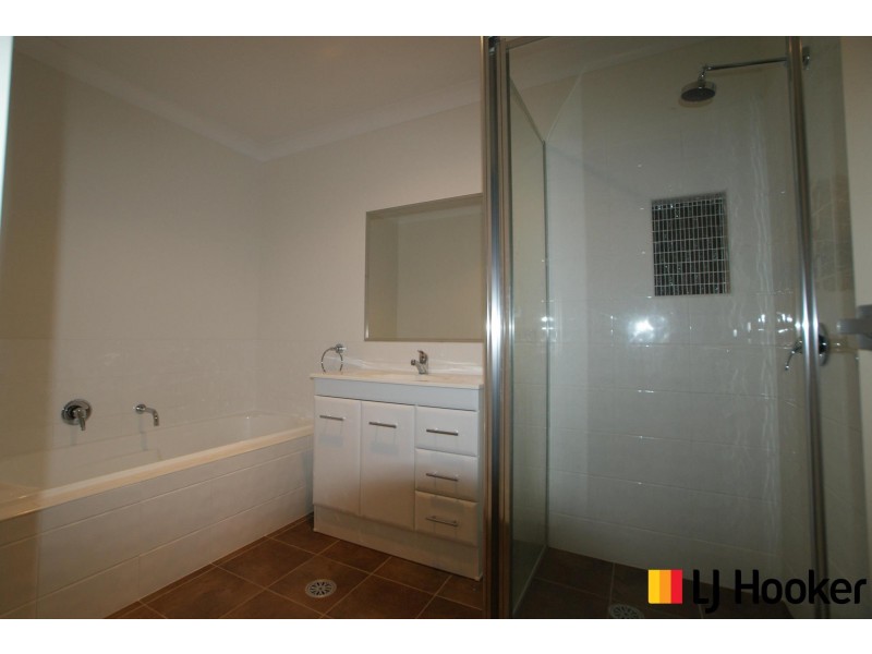 42B Broomfield Crescent, Long Beach NSW 2536