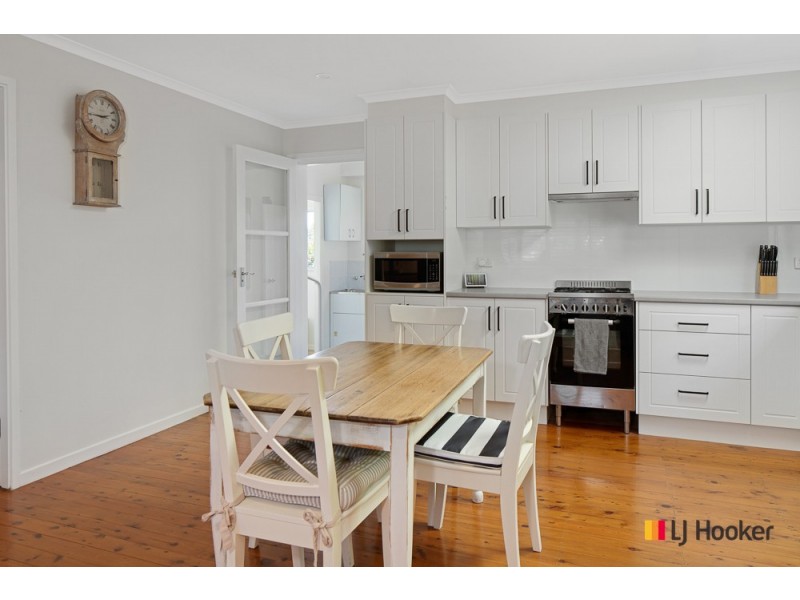 28 Pacific Road, Surf Beach NSW 2536