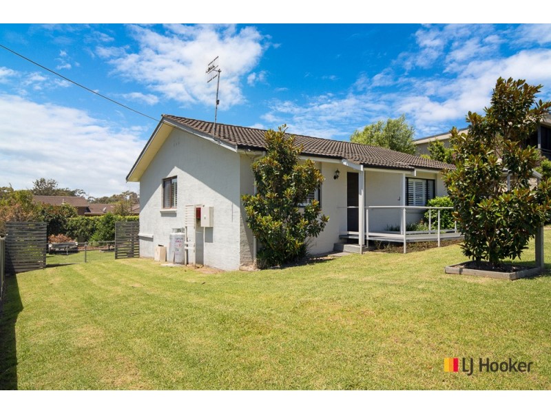 28 Pacific Road, Surf Beach NSW 2536