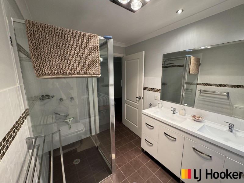 120 Cors Parade, North Batemans Bay NSW 2536