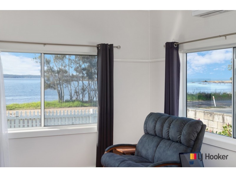 396 Beach Road, Batehaven NSW 2536