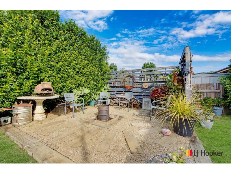 24 Timbara Crescent, Surfside NSW 2536