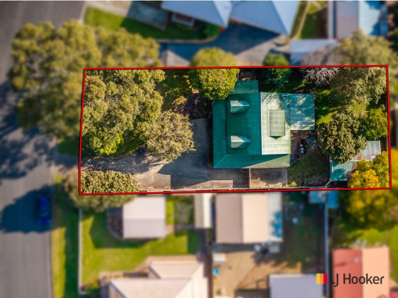 4 Karoola Crescent, Surfside NSW 2536