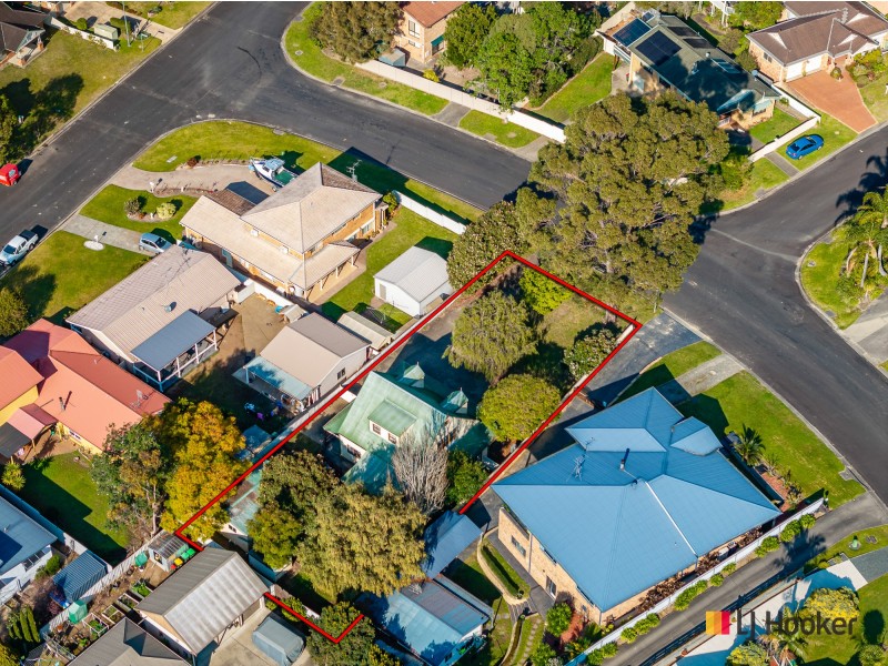 4 Karoola Crescent, Surfside NSW 2536