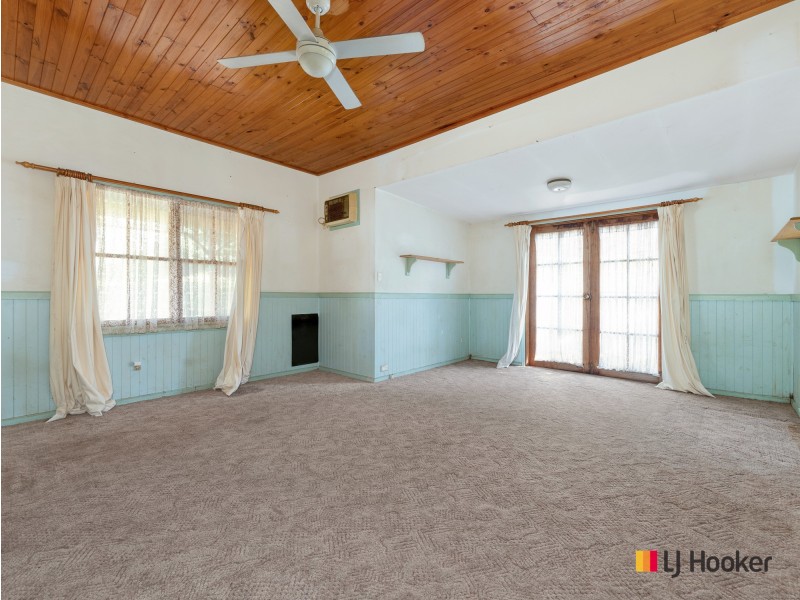 4 Karoola Crescent, Surfside NSW 2536