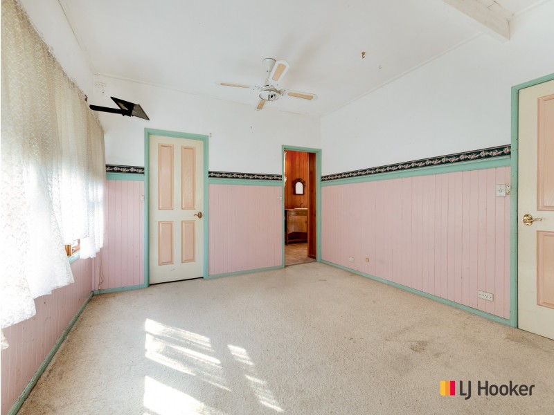 4 Karoola Crescent, Surfside NSW 2536
