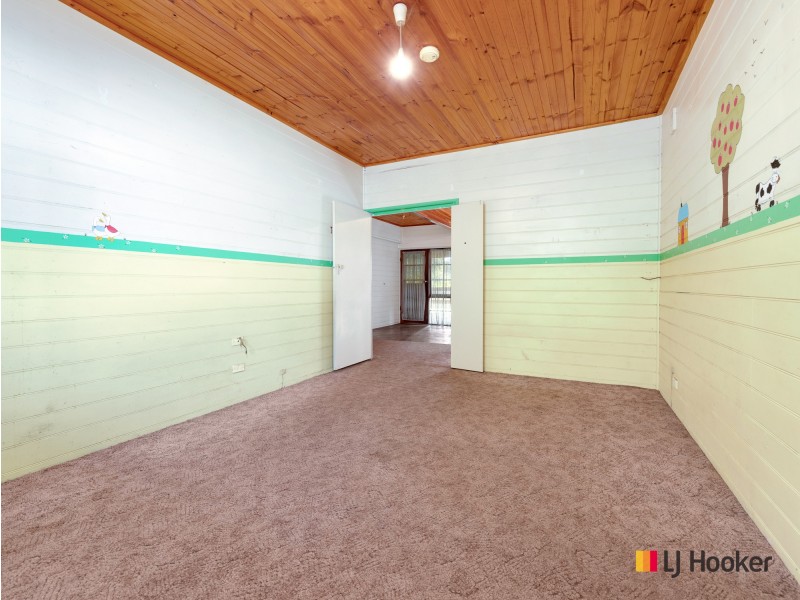 4 Karoola Crescent, Surfside NSW 2536
