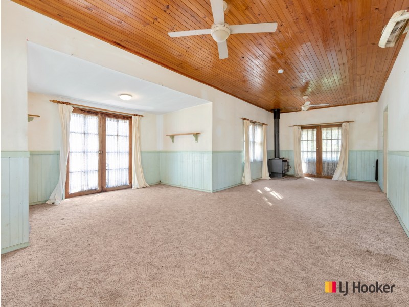 4 Karoola Crescent, Surfside NSW 2536