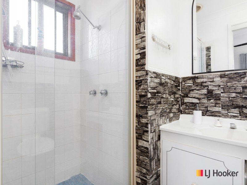 10 Johnson Place, Surf Beach NSW 2536
