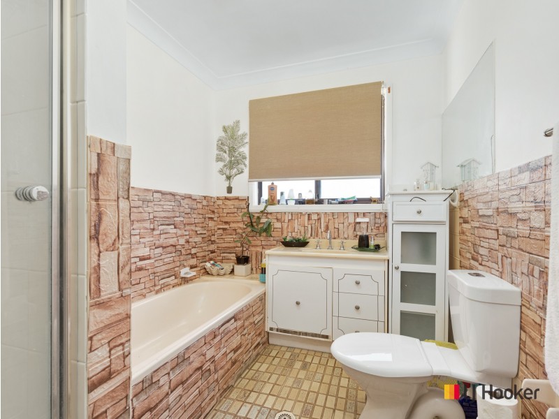 10 Johnson Place, Surf Beach NSW 2536