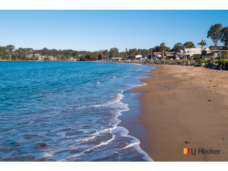 312 Beach Road, Batehaven NSW 2536