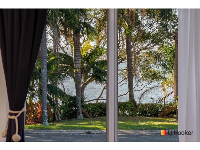 312 Beach Road, Batehaven NSW 2536