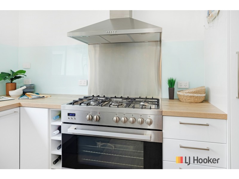 312 Beach Road, Batehaven NSW 2536