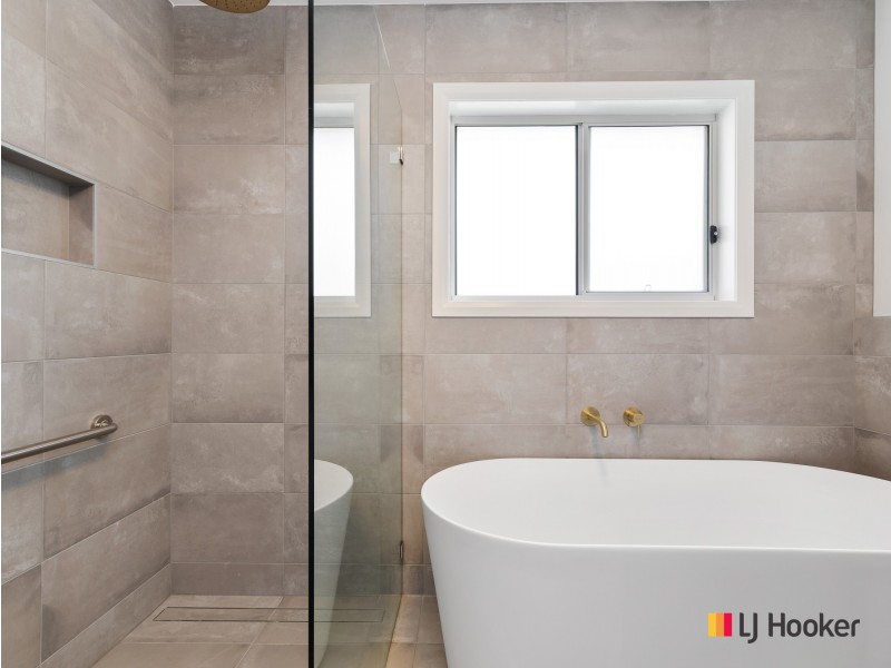 75 Freycinet Drive, Sunshine Bay NSW 2536