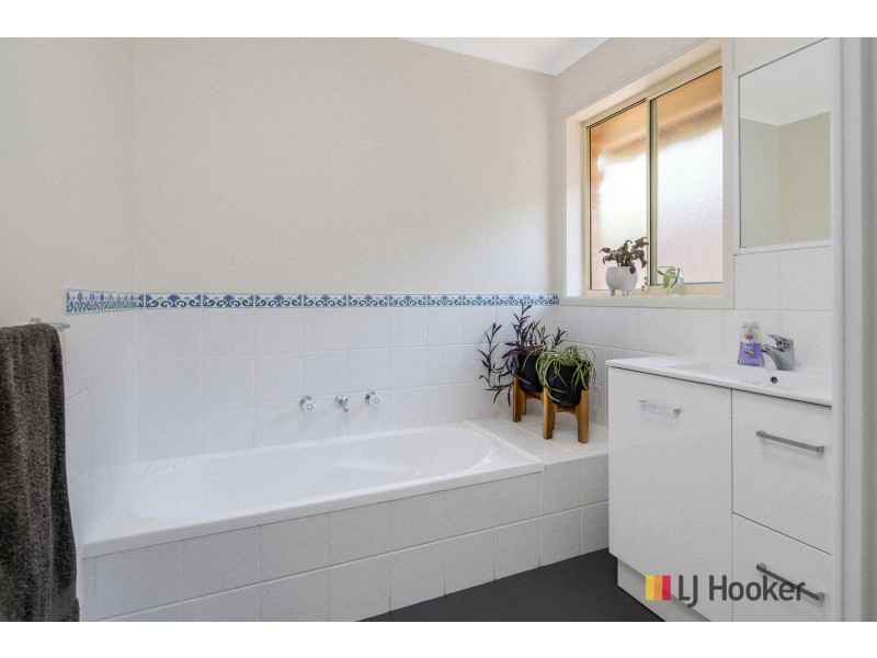 33 Wills Crescent, Denhams Beach NSW 2536
