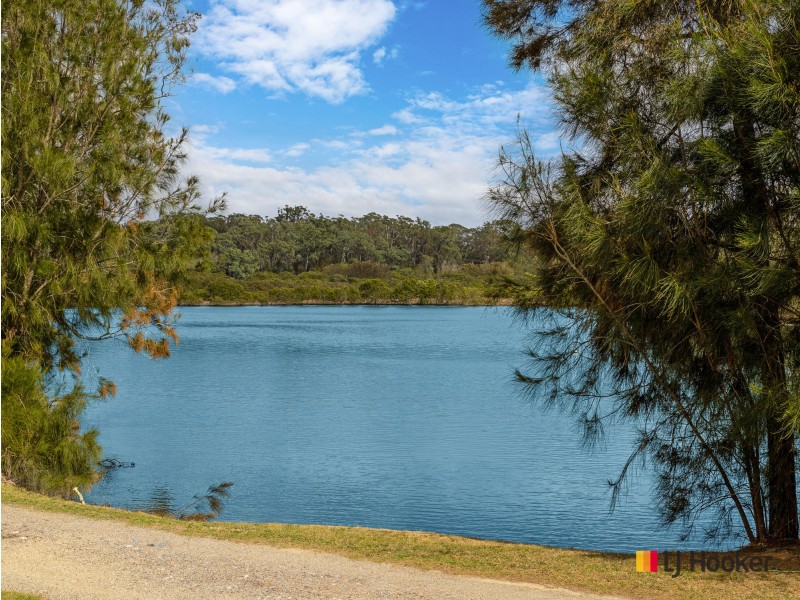205/55 Sunpatch Parade, Tomakin NSW 2537