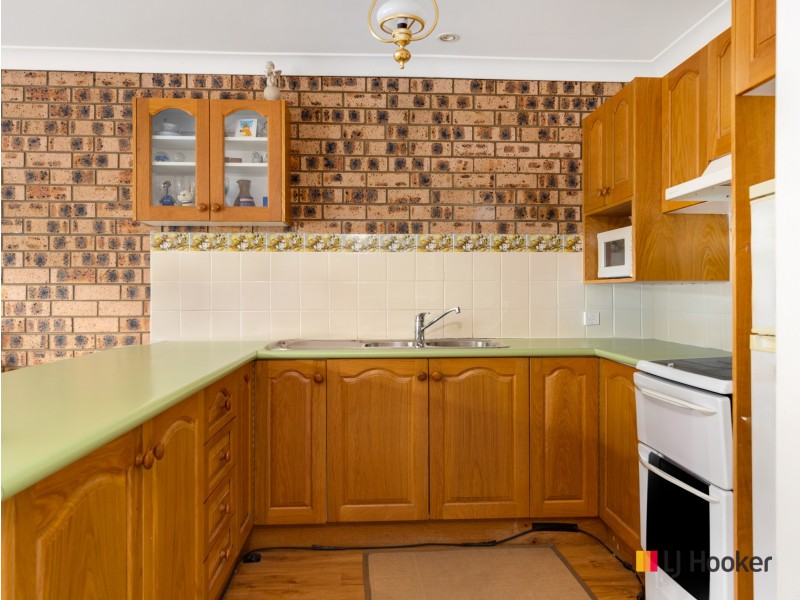 8/11 Beechwood Court, Sunshine Bay NSW 2536