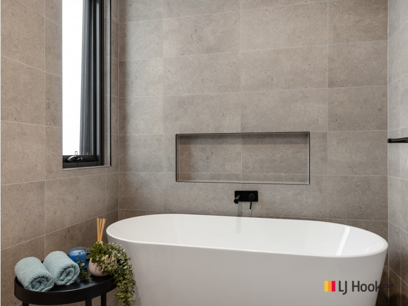 4/2 Golf Links Drive, Batemans Bay NSW 2536