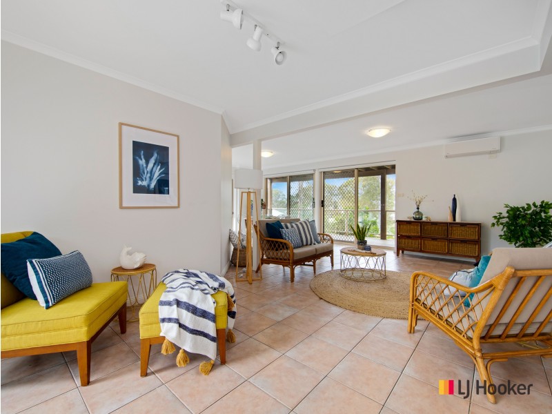 11 Hawks Nest Place, Surfside NSW 2536