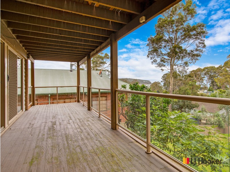 11 Hawks Nest Place, Surfside NSW 2536