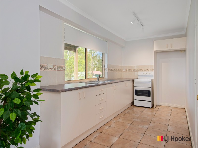 11 Hawks Nest Place, Surfside NSW 2536