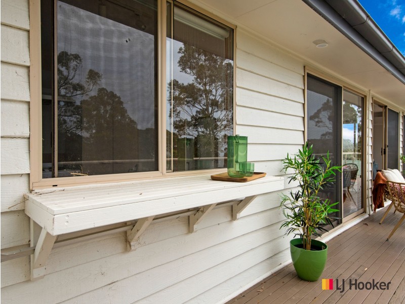 11 Hawks Nest Place, Surfside NSW 2536