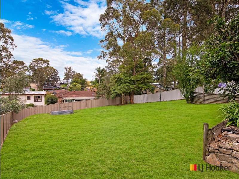 11 Hawks Nest Place, Surfside NSW 2536