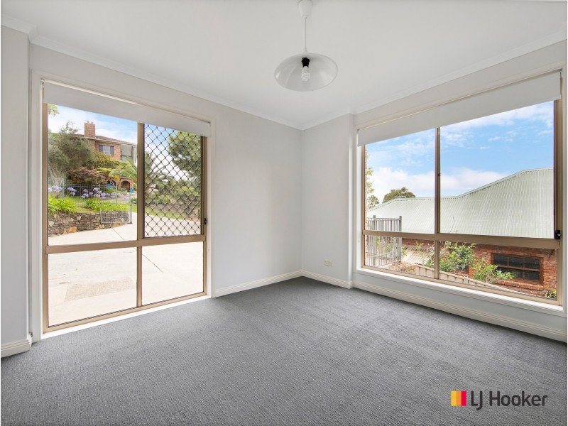 11 Hawks Nest Place, Surfside NSW 2536