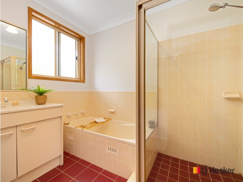 11 Hawks Nest Place, Surfside NSW 2536