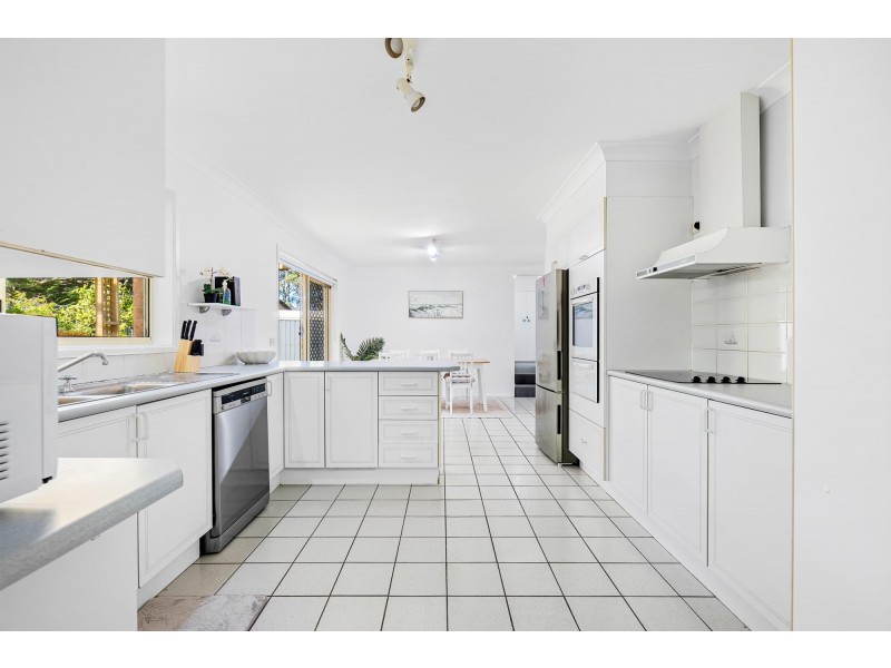 15 Kennedy Crescent, Denhams Beach NSW 2536