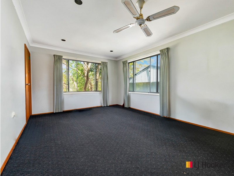 17 Pleasurelea Drive, Sunshine Bay NSW 2536