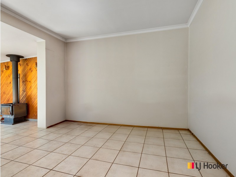 17 Pleasurelea Drive, Sunshine Bay NSW 2536