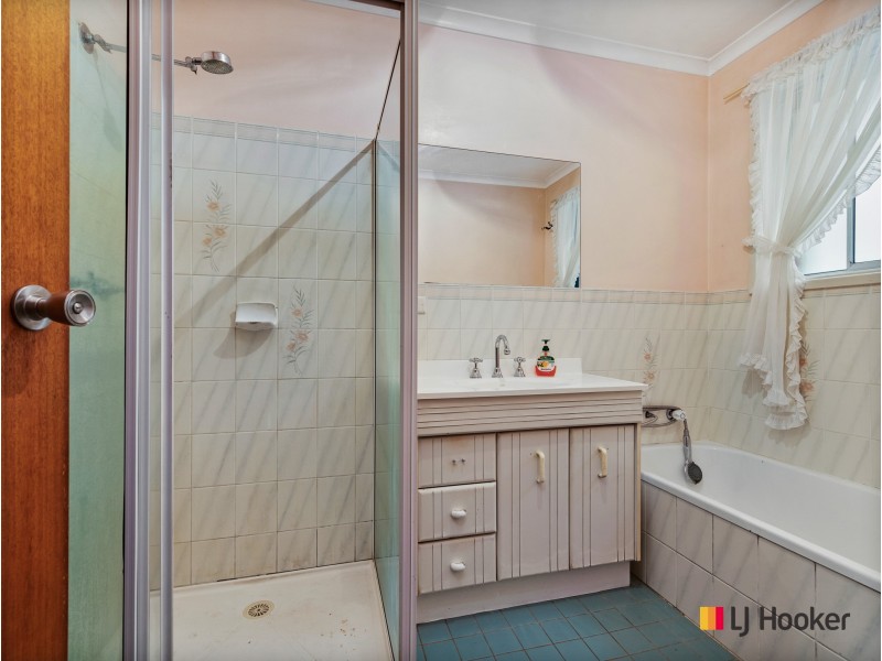 17 Pleasurelea Drive, Sunshine Bay NSW 2536
