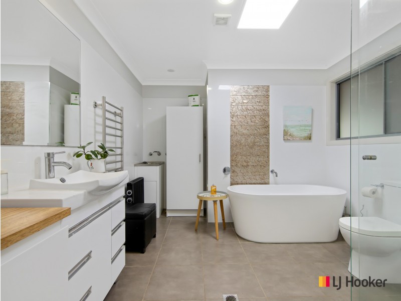 8 Seaview Way, Long Beach NSW 2536