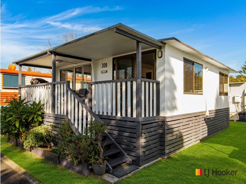 309/51 Beach Road, Batehaven NSW 2536