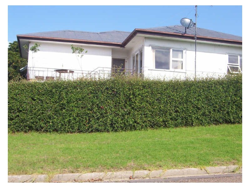 14 Leigh Street, Batemans Bay NSW 2536