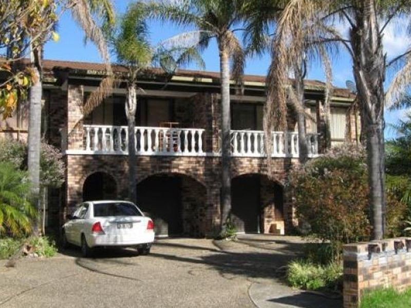 3/2 Foam Street, Surfside NSW 2536