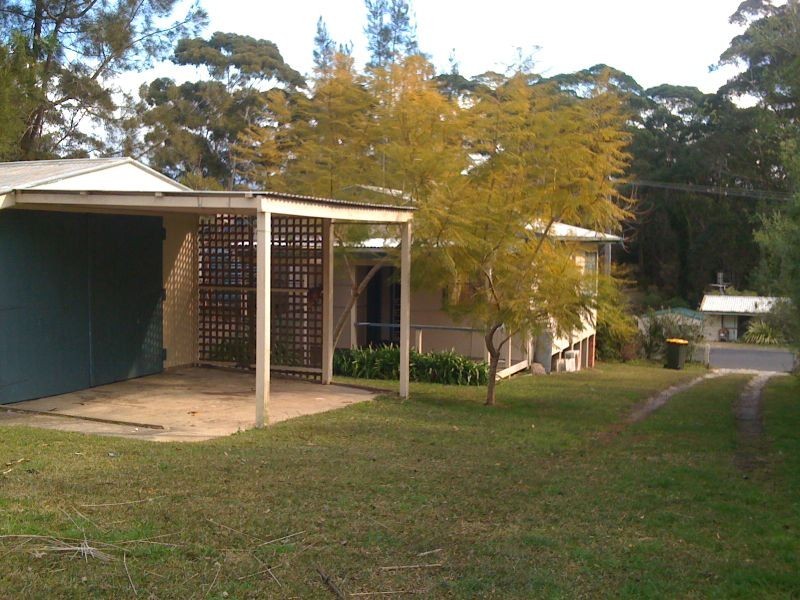 8 Village Road, South Durras NSW 2536