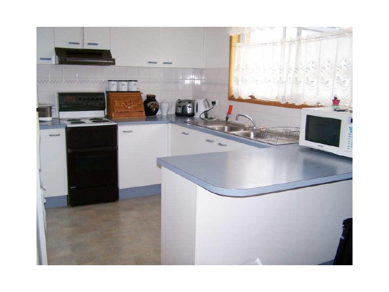 30 Surf Beach Avenue, Surf Beach NSW 2536