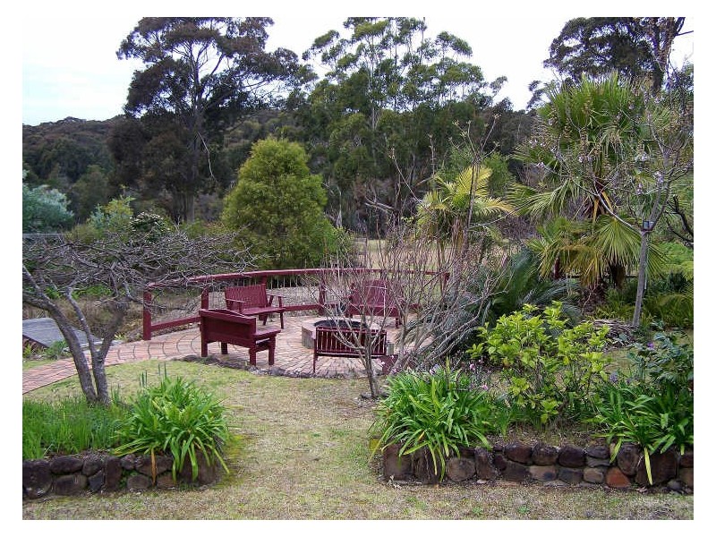 8 Nicholas Grove, Rosedale NSW 2536