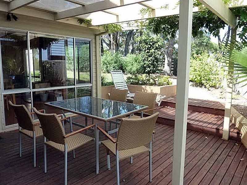 2/11 NIOKA AVENUE, Malua Bay NSW 2536