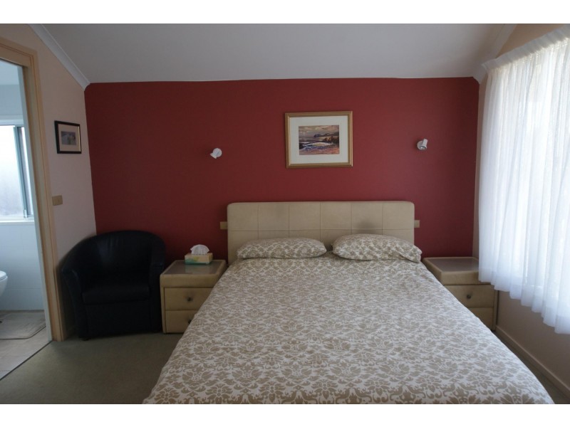 2/11 NIOKA AVENUE, Malua Bay NSW 2536