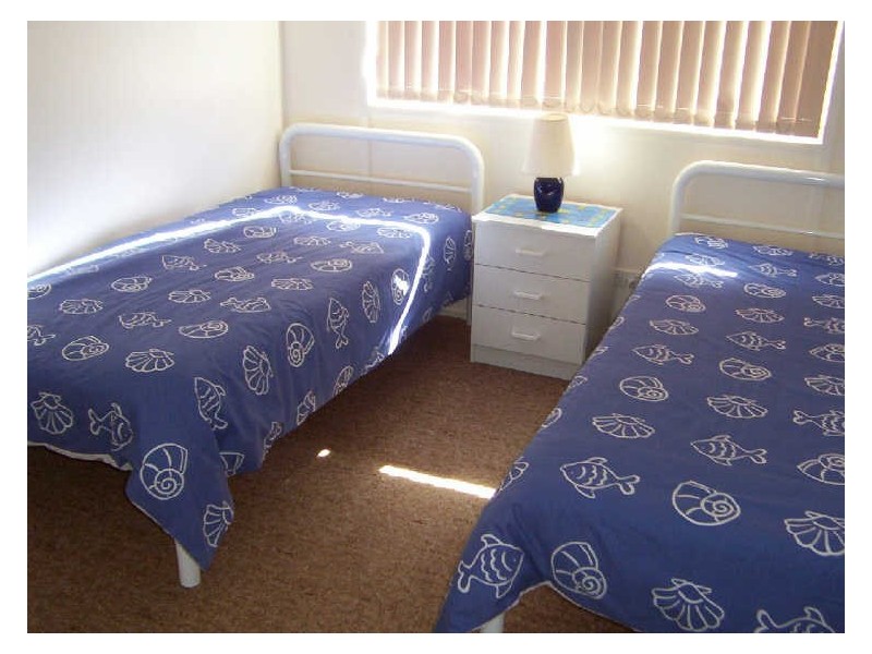 4 Barton Pde, Tomakin NSW 2537