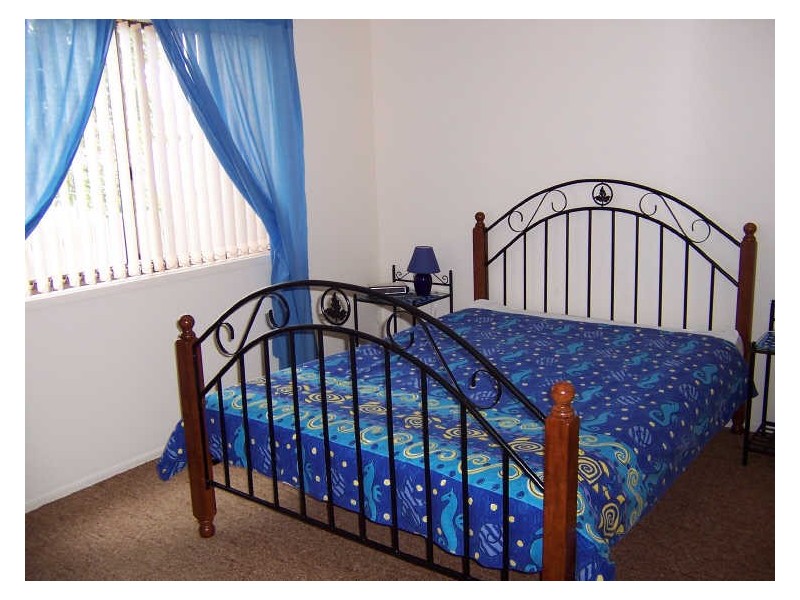 4 Barton Pde, Tomakin NSW 2537