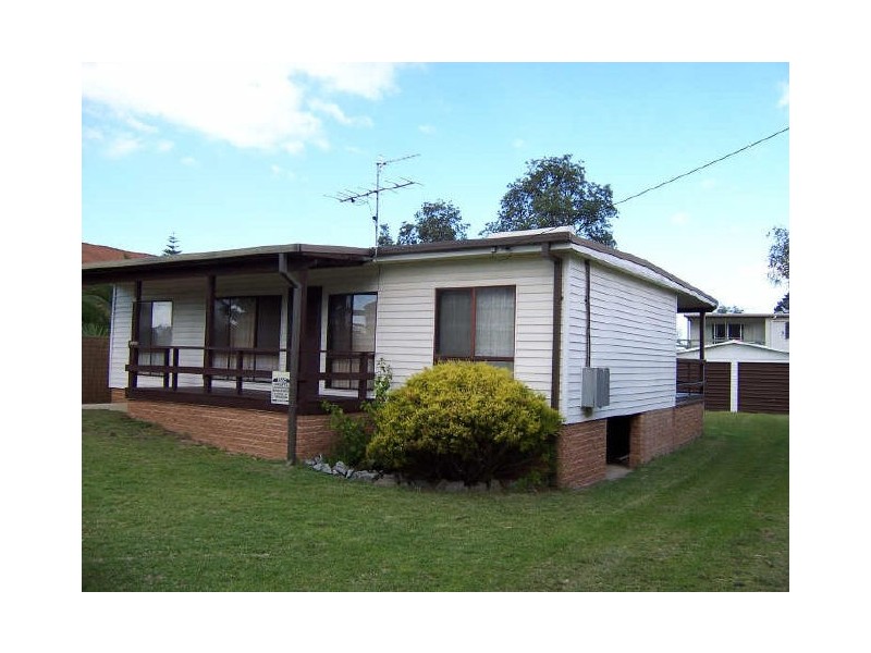 4 Iluka Street, Broulee NSW 2537