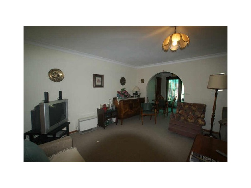 8 Cook Avenue, Surf Beach NSW 2536